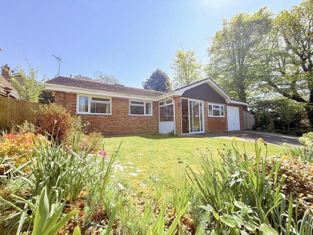 3-bed detached on Deerswood Lane, Bexhill, TN39 4LT, £420,000