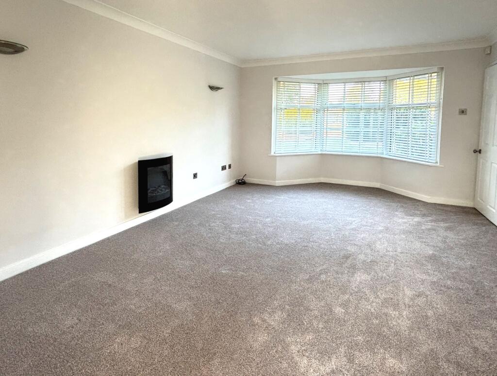 House in Gloucester - View 4