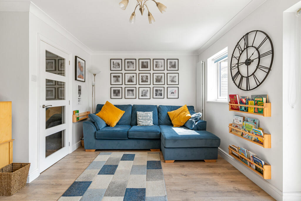 House in Waverley, Bargate Wood, Godalming - More