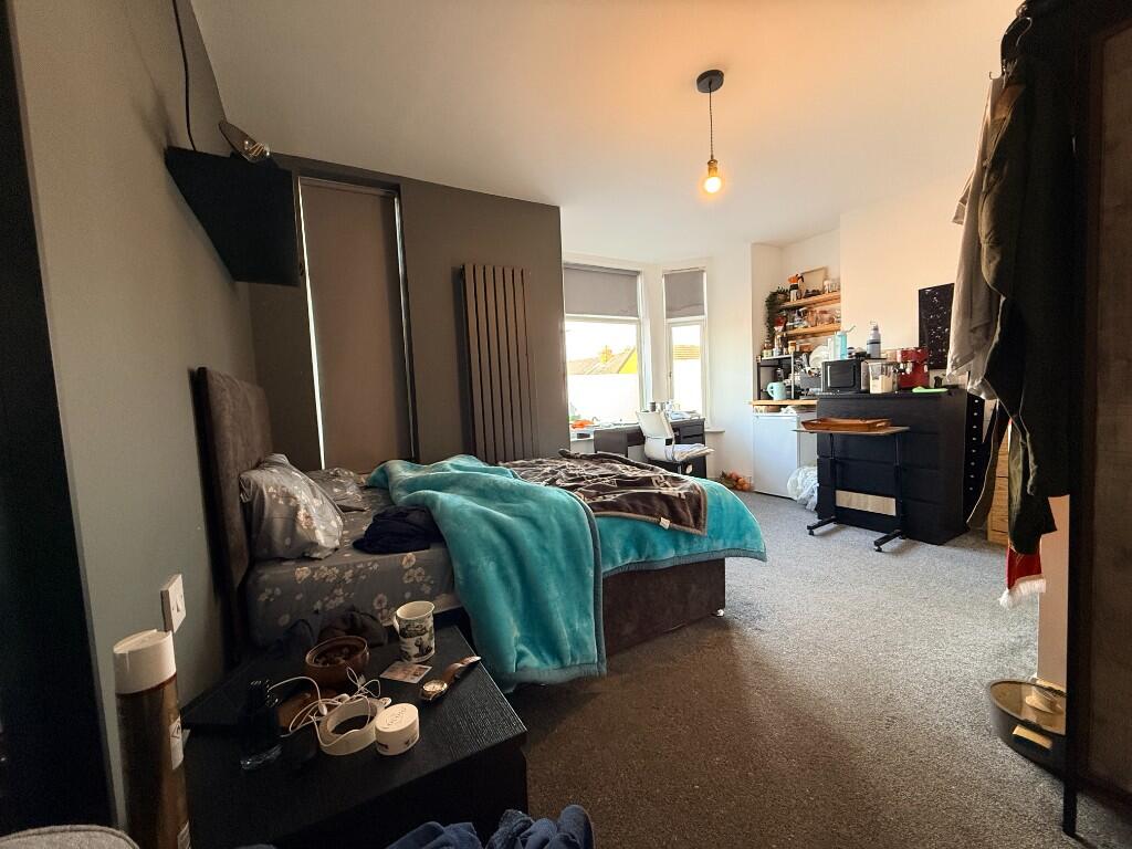 Main image of property: Room4, Seedley Park Road, Manchester, Greater Manchester, M6
