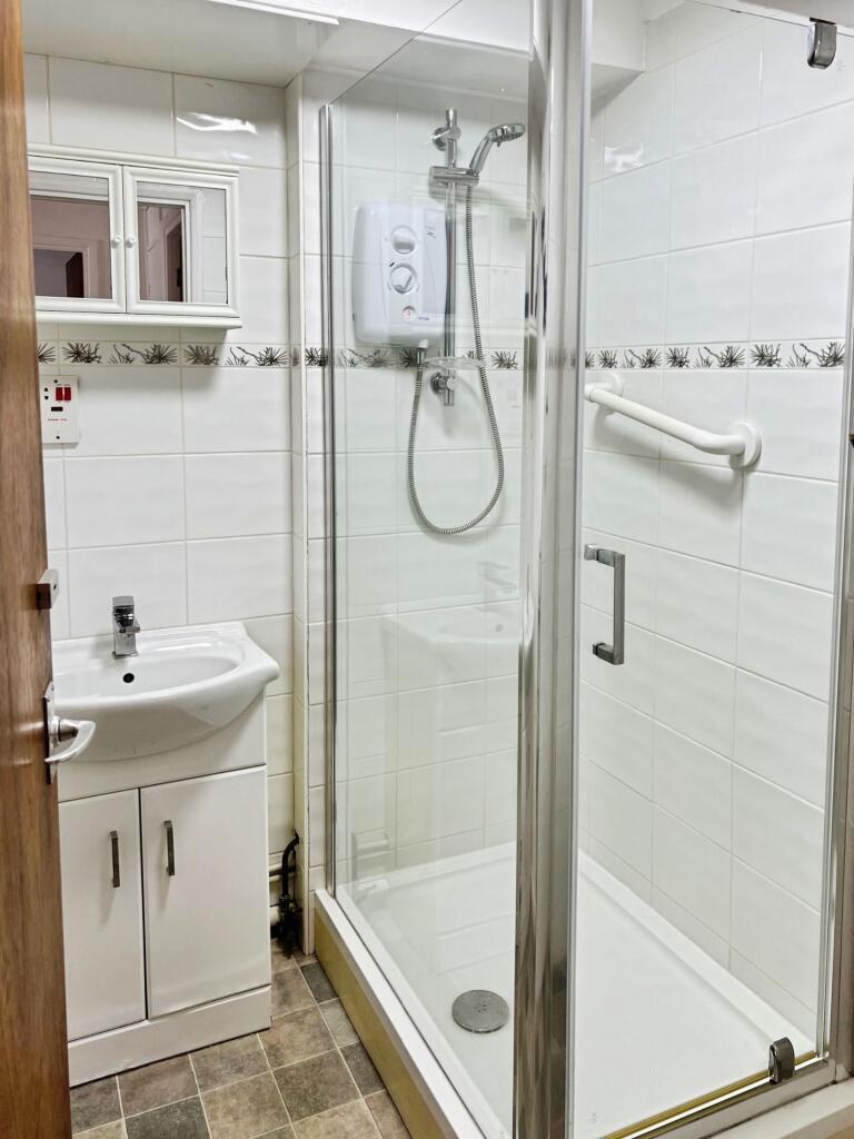 Apartment in Frinton-on-Sea, Frinton and Walton - View 4