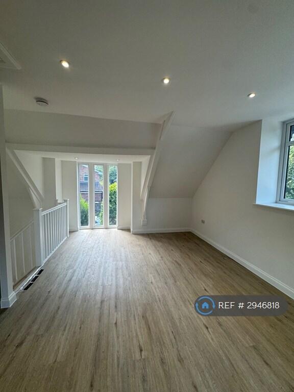 House in Redhill - View 3