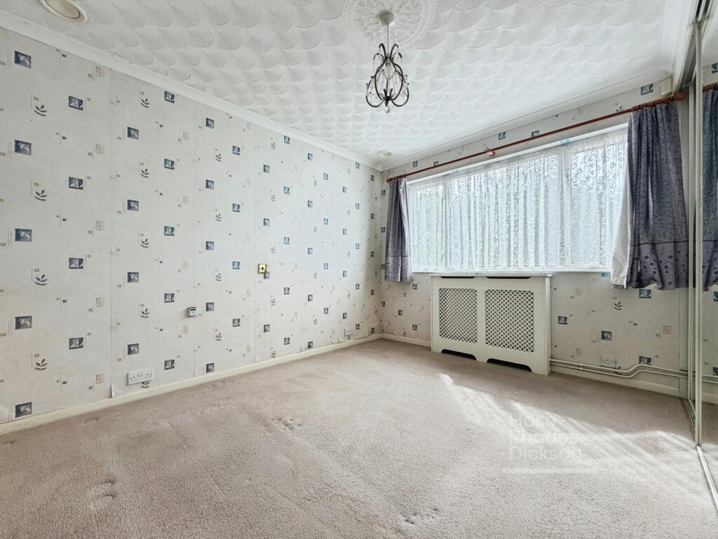 House in Portsmouth, Newport - More