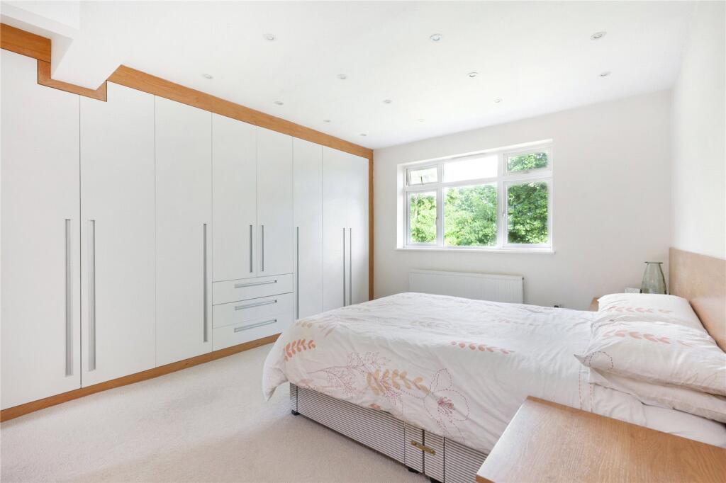 House in Harrow - View 5