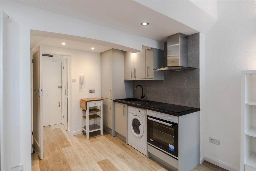 Apartment in London - More