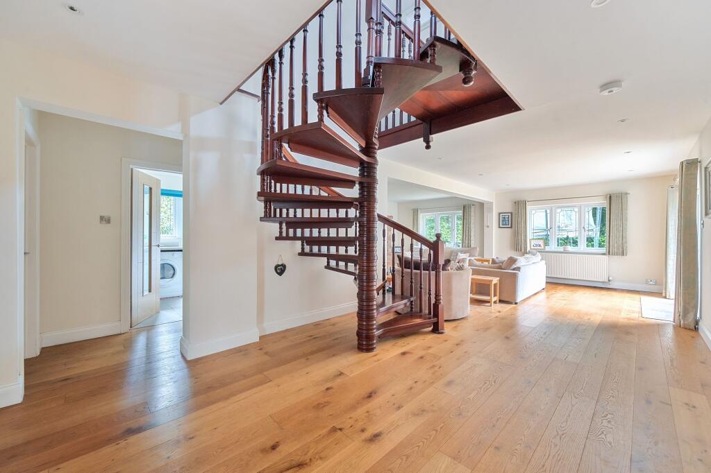 Wick Hill Lane, Finchampstead, RG40 photo 4