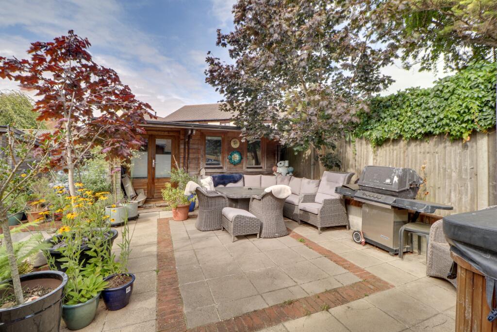 Foxley Drive, Portsmouth photo 3