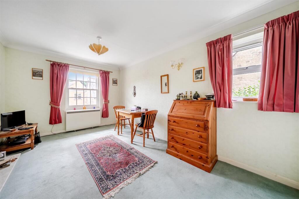 Apartment in Dorchester - View 3