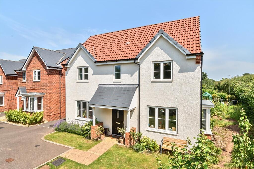 4-bed detached on Lukes Close, Wellington, £515,000