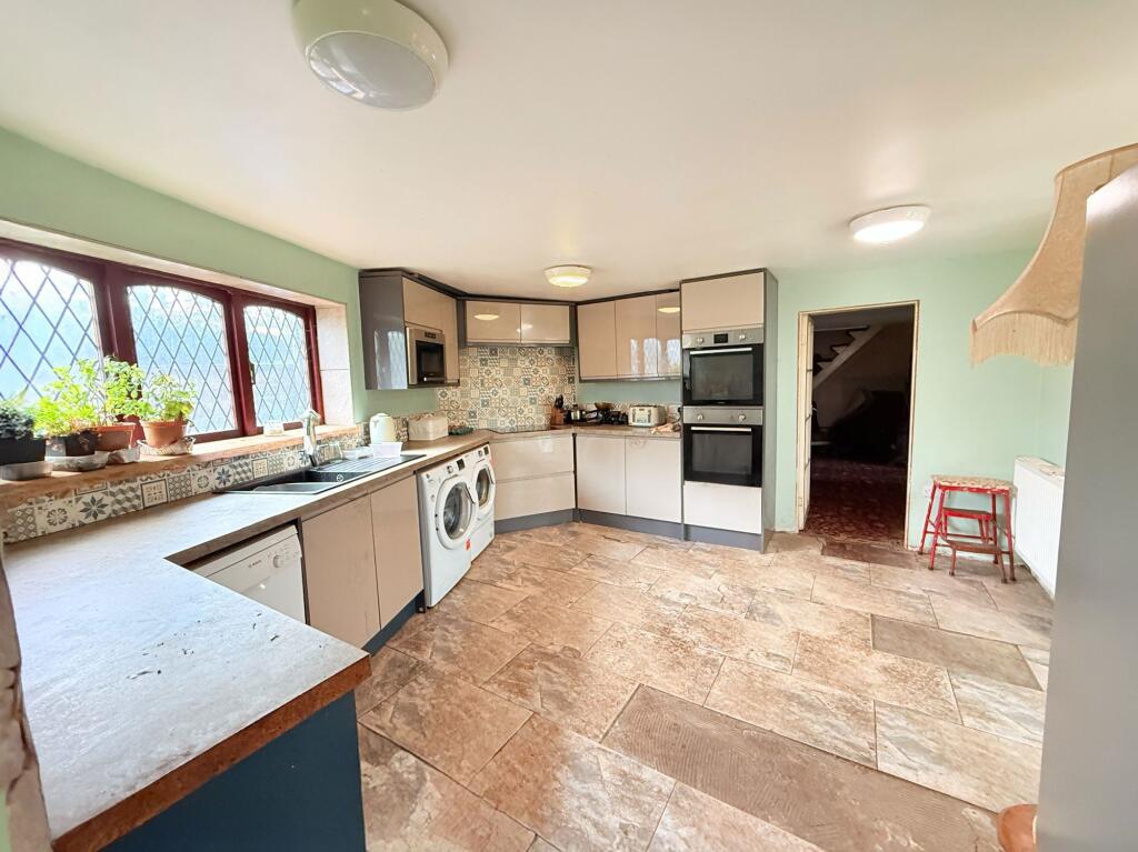 House in Huddersfield - View 5