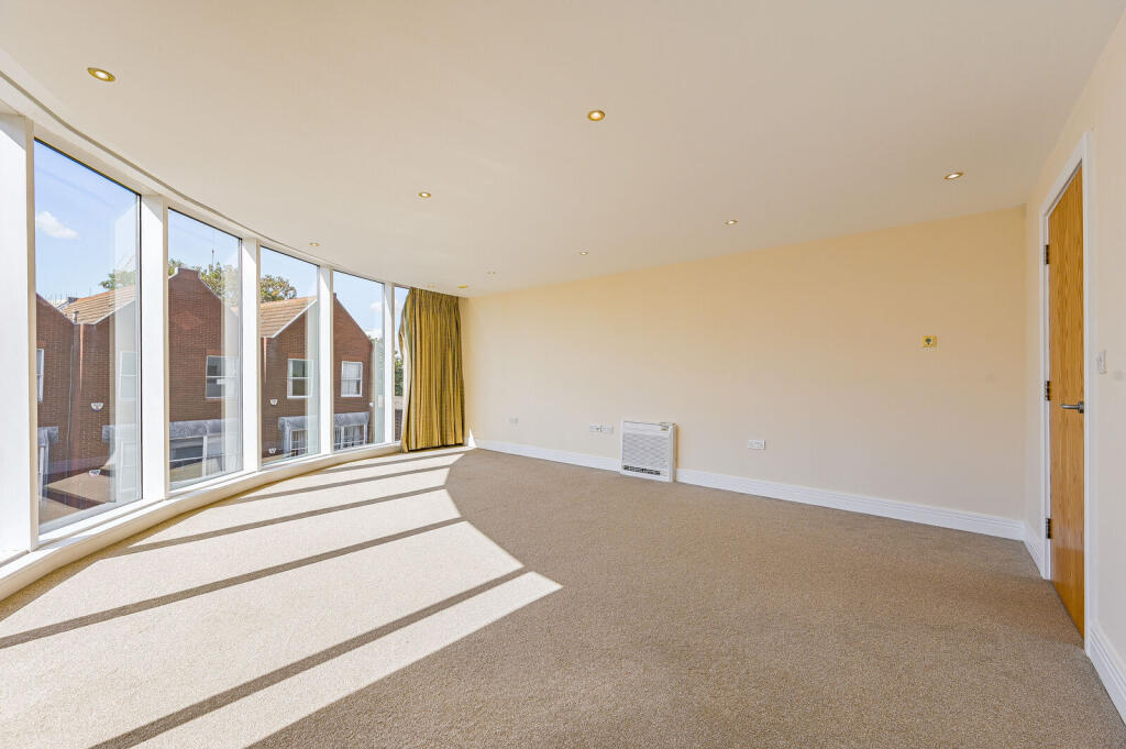 Apartment in Bromley - View 4