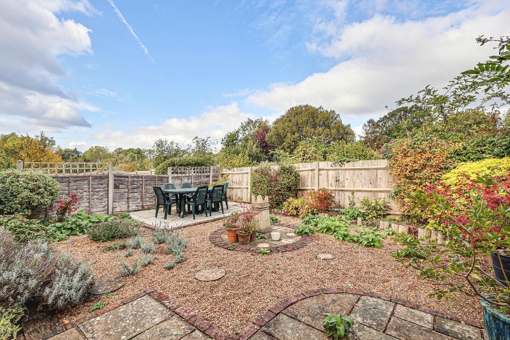 The Meadows, Warlingham, Surrey, CR6 9JJ photo 3