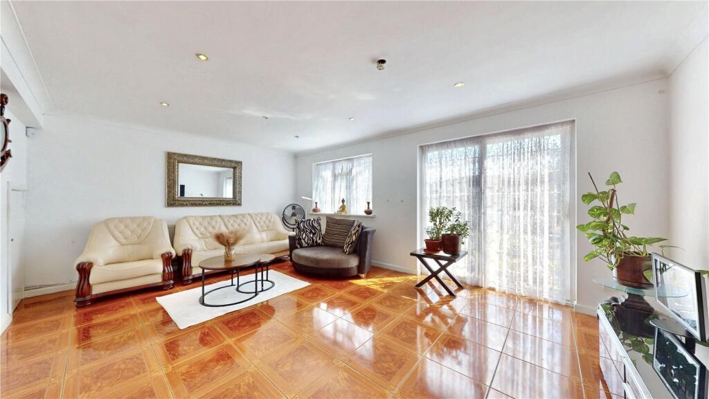 House in Greenford - More