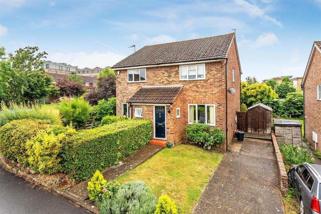 Main image of property: BOLEYN WALK, LEATHERHEAD, KT22