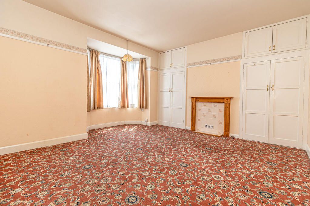 House in Portsmouth, Southsea - More