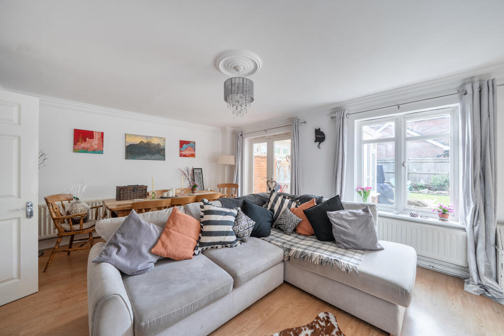 House in Tandridge, Farleigh, Chelsham and Farleigh - View 2