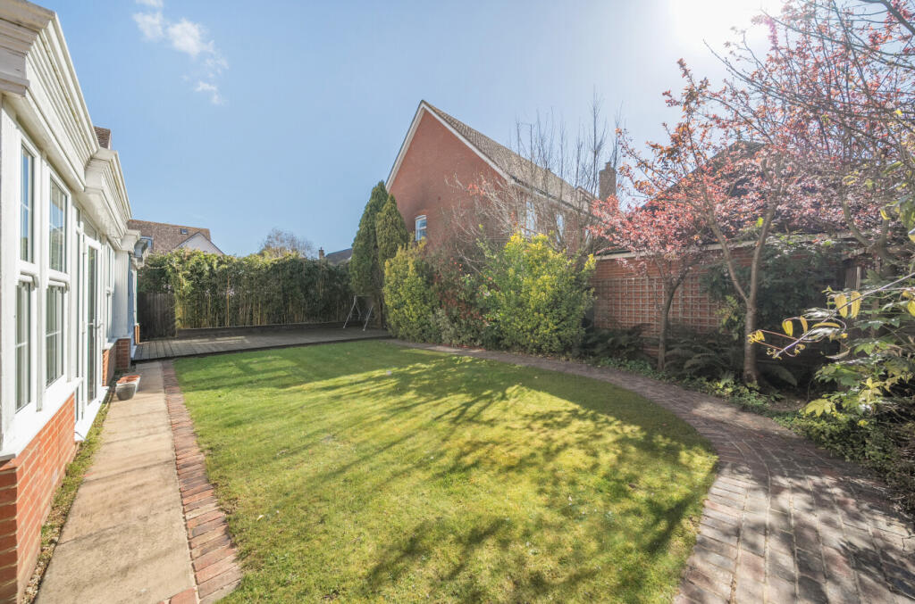 The Shearers, Bishop's Stortford, Hertfordshire, CM23 photo 3