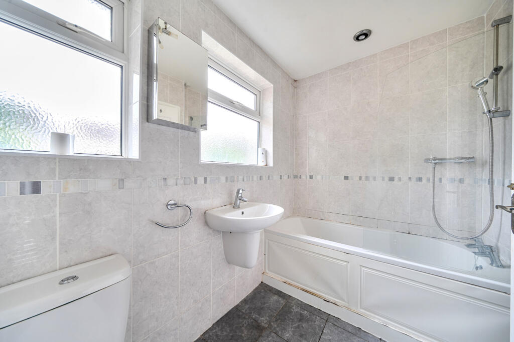 House in Watford - View 5