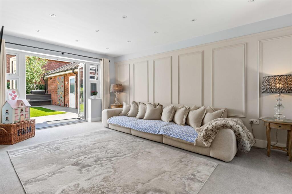 Butterfield Drive, Bengeo, Hertford photo 4