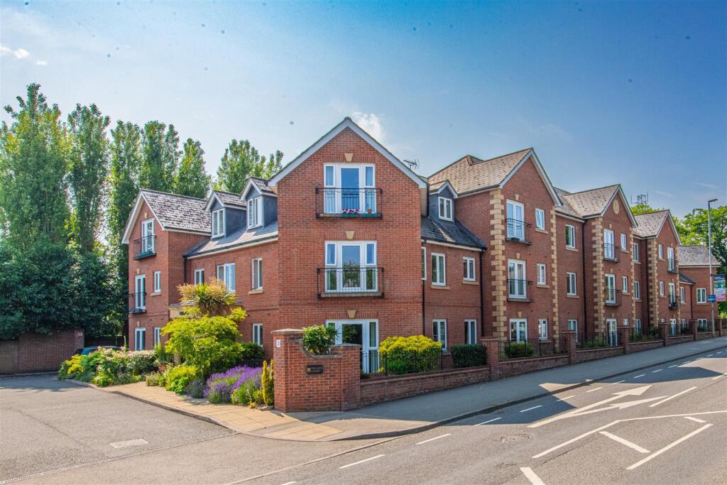 1-bed flat on Leicester Road, Market Harborough, £148,500
