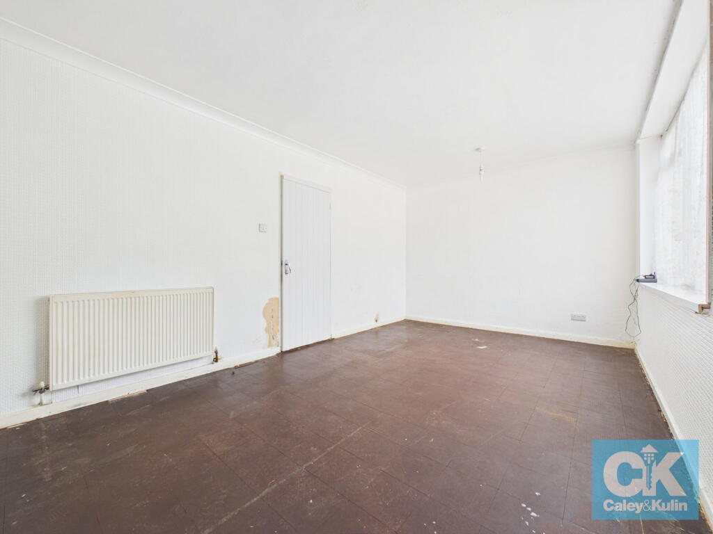 House in Stoke-on-Trent - View 4