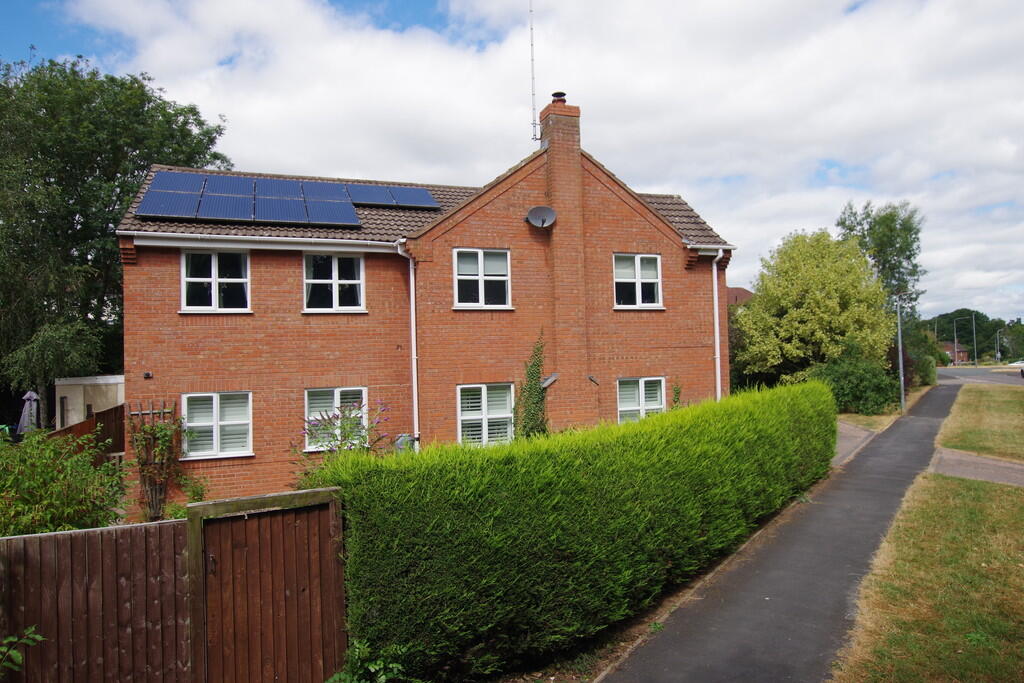 Foxglove Avenue, Uttoxeter photo 2