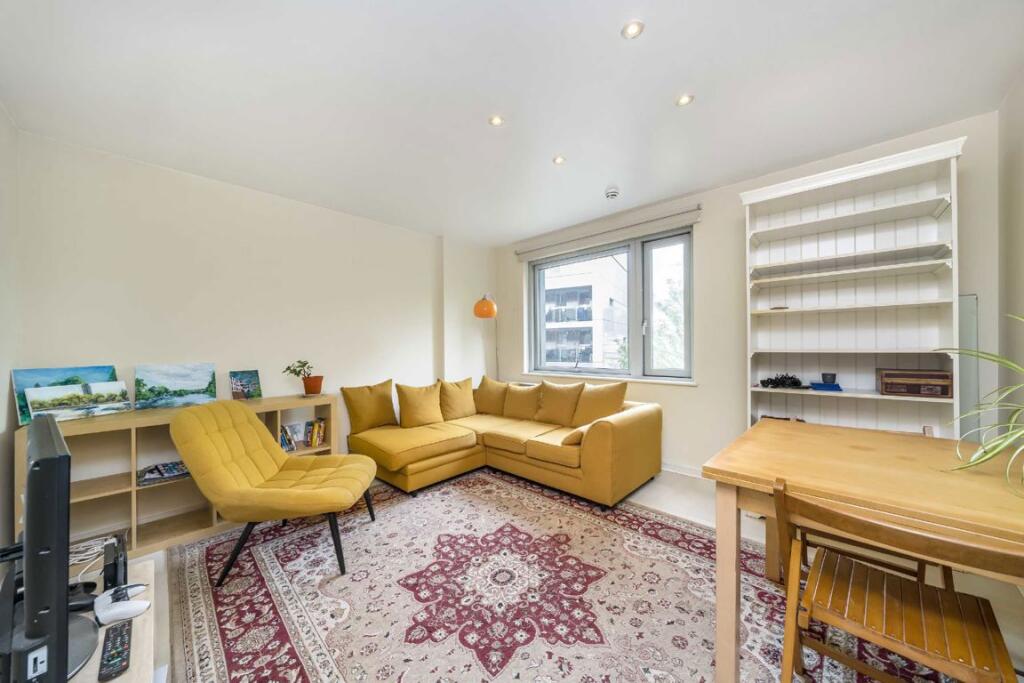 Main image of property: Blackwall Way, Canary Wharf