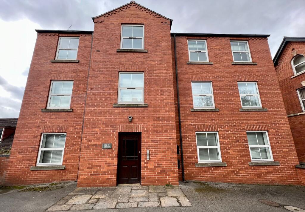 Main image of property: 33B Spital Lane, Chesterfield, Derbyshire S41 0EX