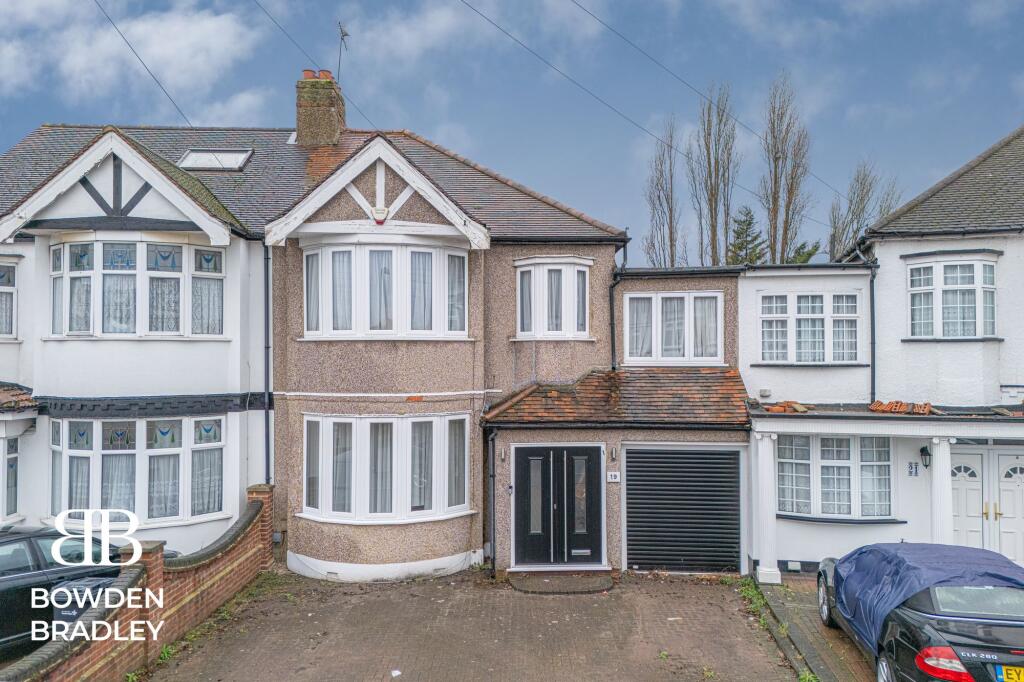 Main image of property: Chalgrove Crescent, Clayhall, IG5