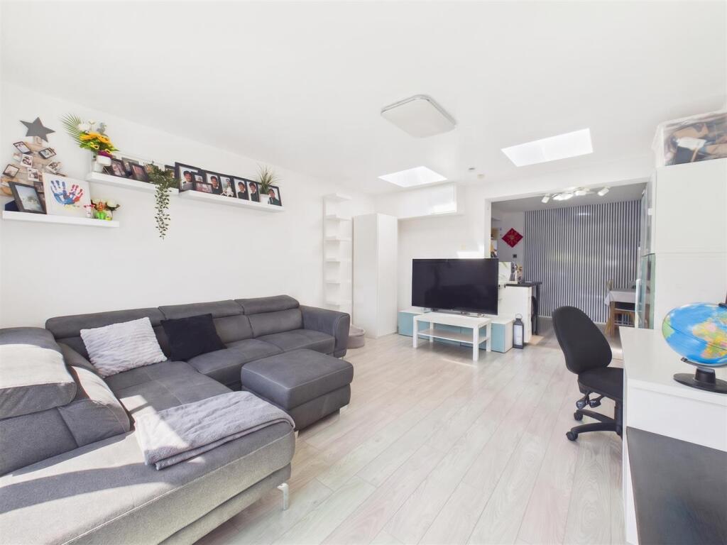 House in London - View 2