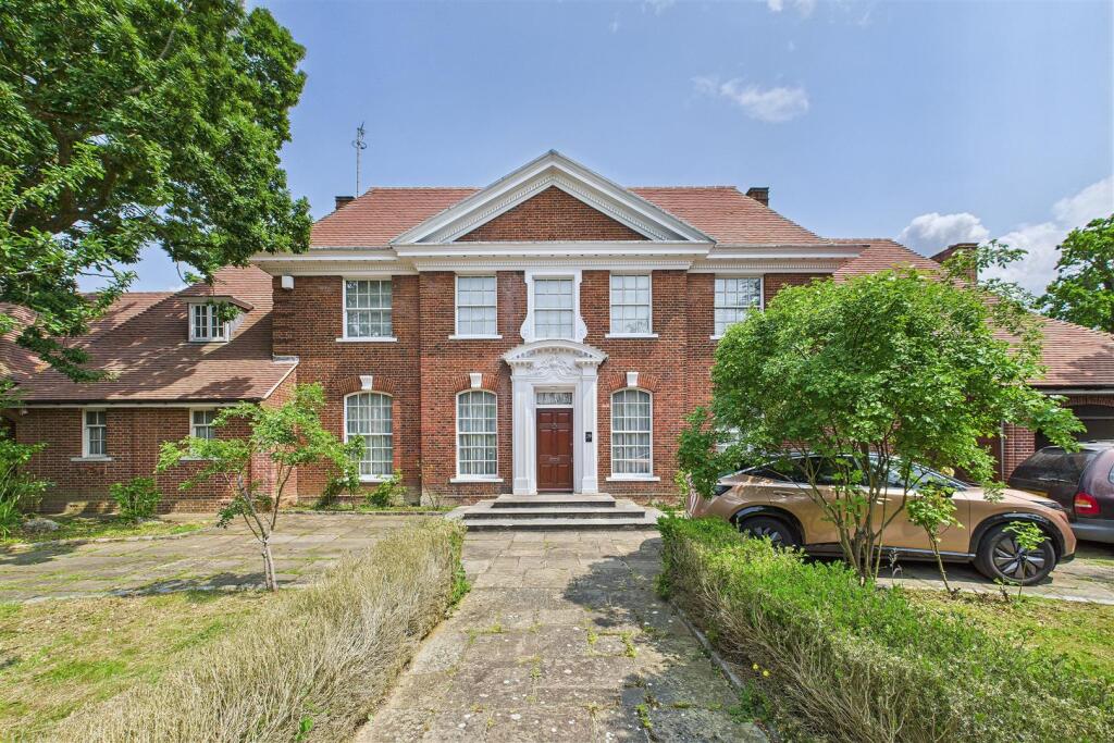 Main image of property: Winnington Road, N2
