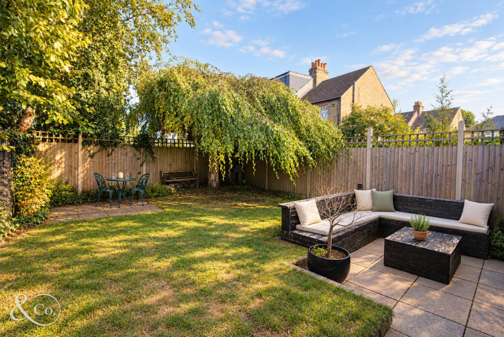 Ditton Hill Road: property photograph 18