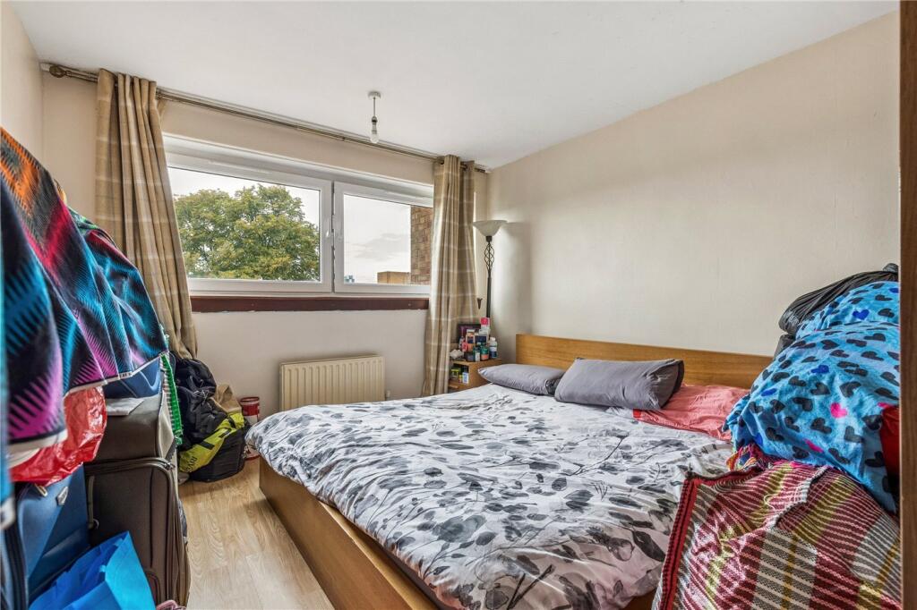 Apartment in London - More