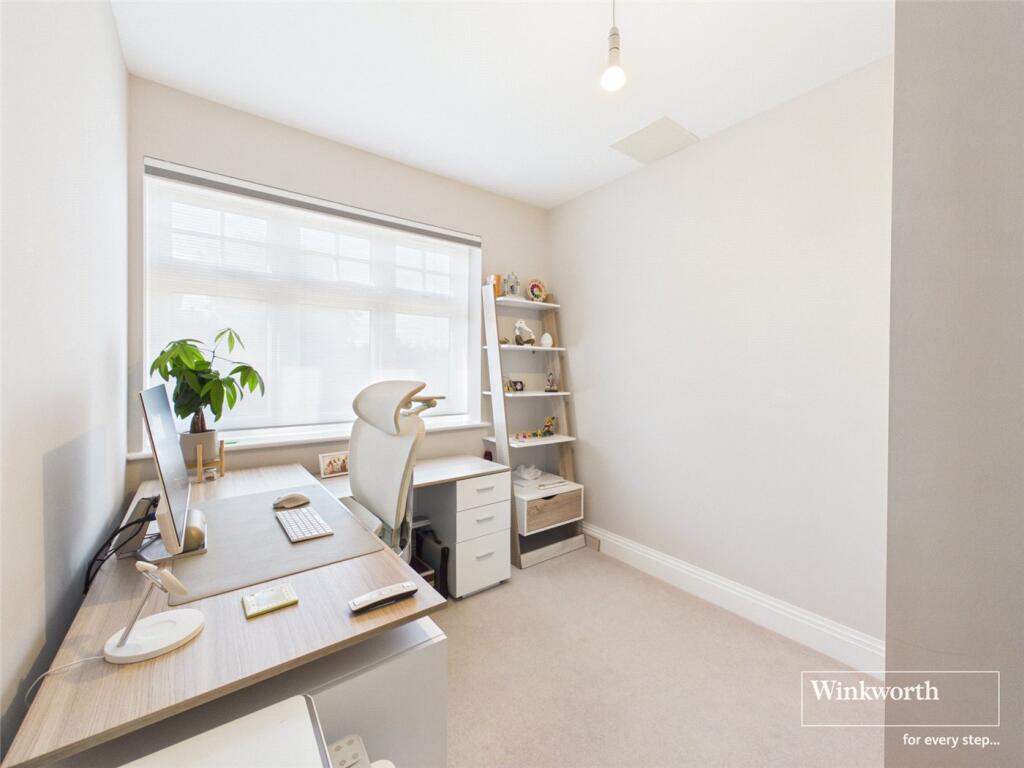 Apartment in Harrow - View 4