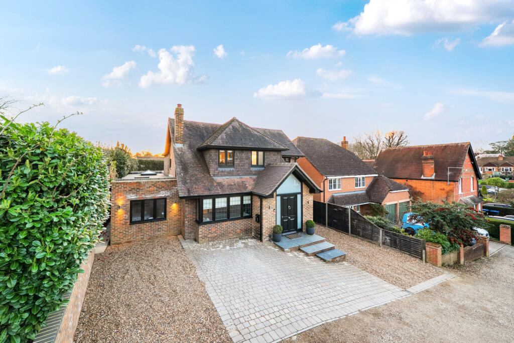 Main image of property: Row Hill, Addlestone, KT15