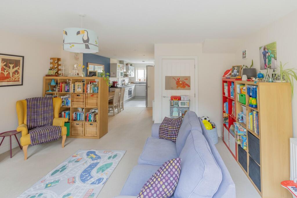 Cole Close, Malmesbury, SN16 photo 3