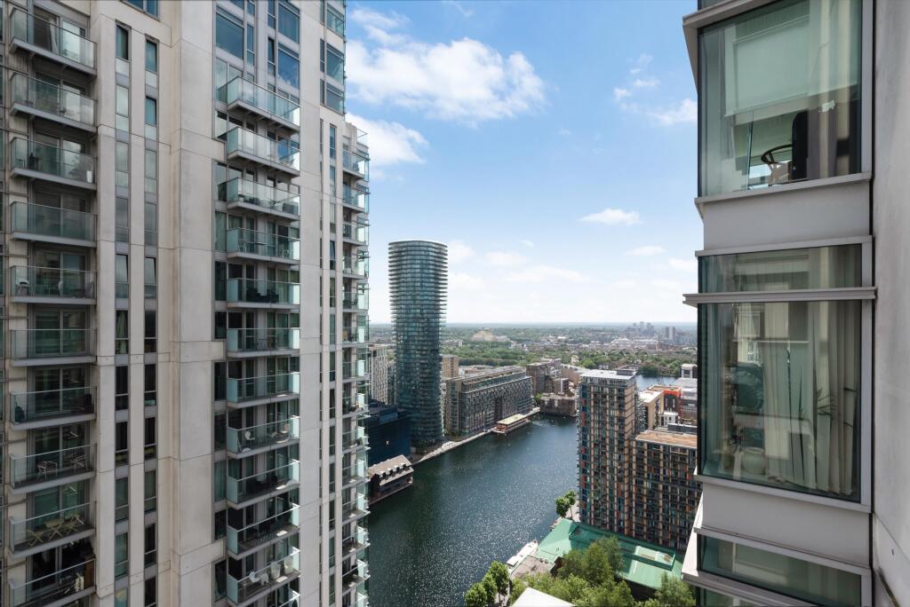Apartment in London, St John's Estate, Isle of Dogs - View 3