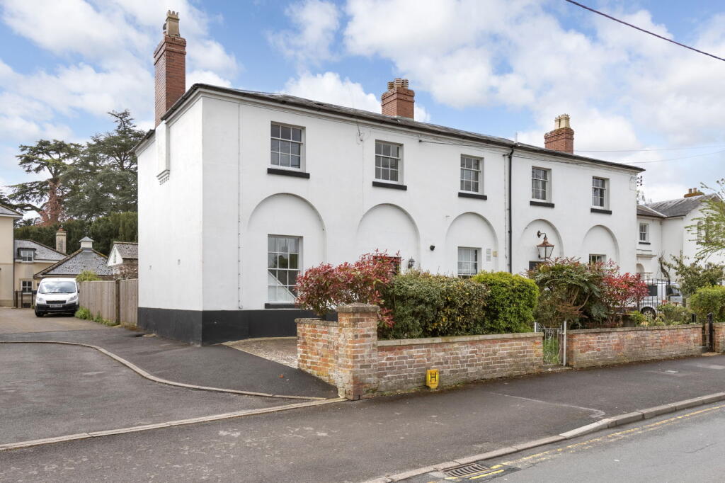 Main image of property: Hillworth Road, Devizes, Wiltshire, SN10 5EX