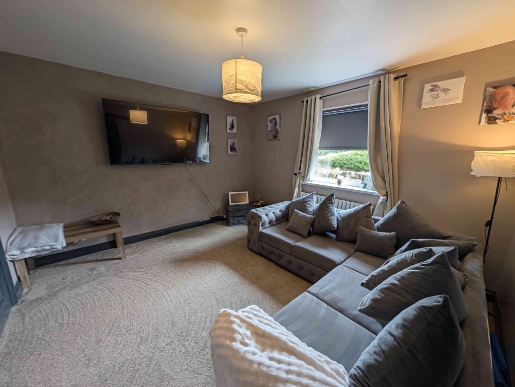 House in Huddersfield - View 5