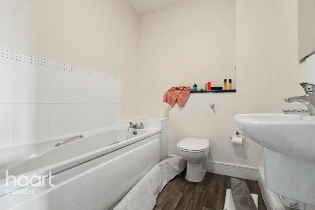 Apartment in Ipswich, Suffolk - More