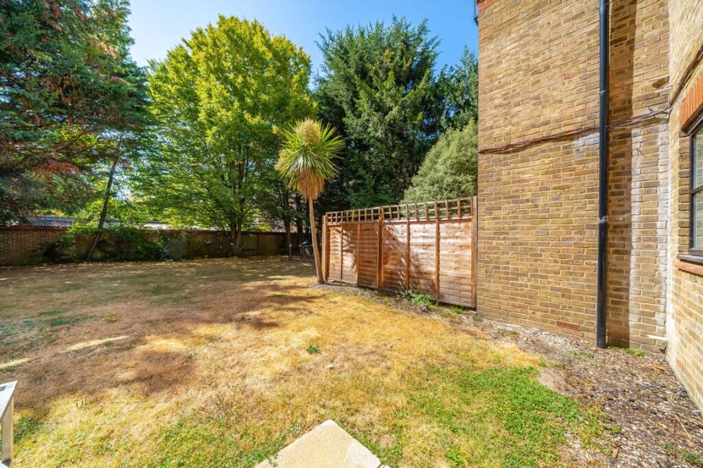 Apartment in London - More