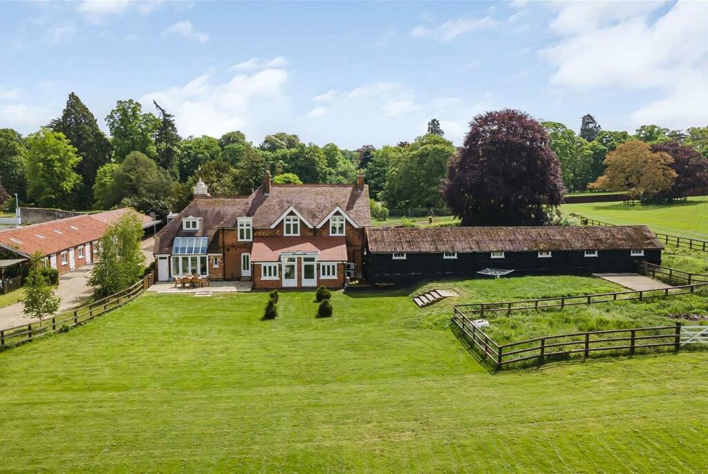 Main image of property: London Road, Six Mile Bottom, Newmarket, Cambridgeshire, CB8