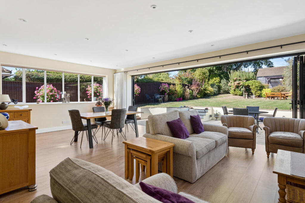 House in Slough - View 2
