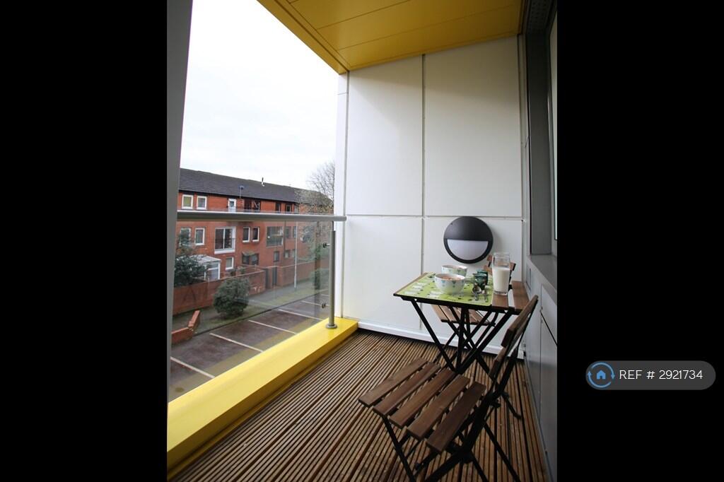 Main image of property: High St, Manchester, M4