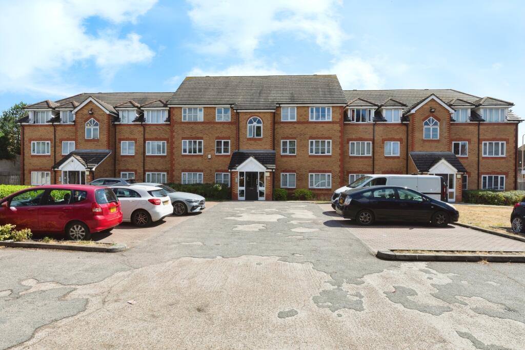 Main image of property: Gillards Mews, London, E17