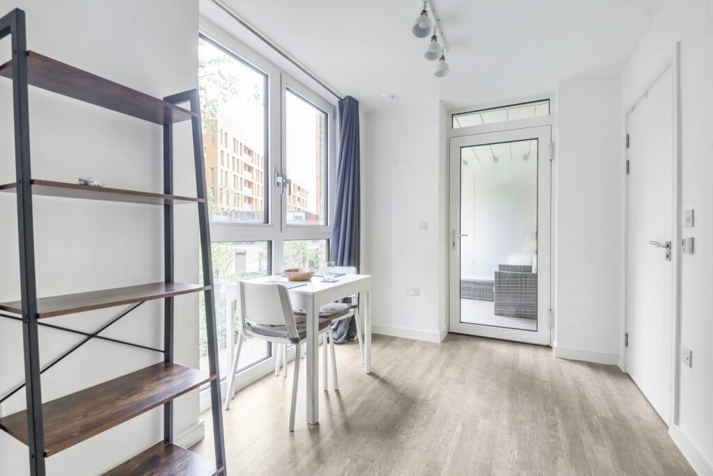Apartment in London, Enderby Wharf, East Greenwich - View 3