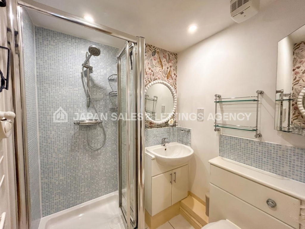 Apartment in London, West Ealing, Hanwell - View 4