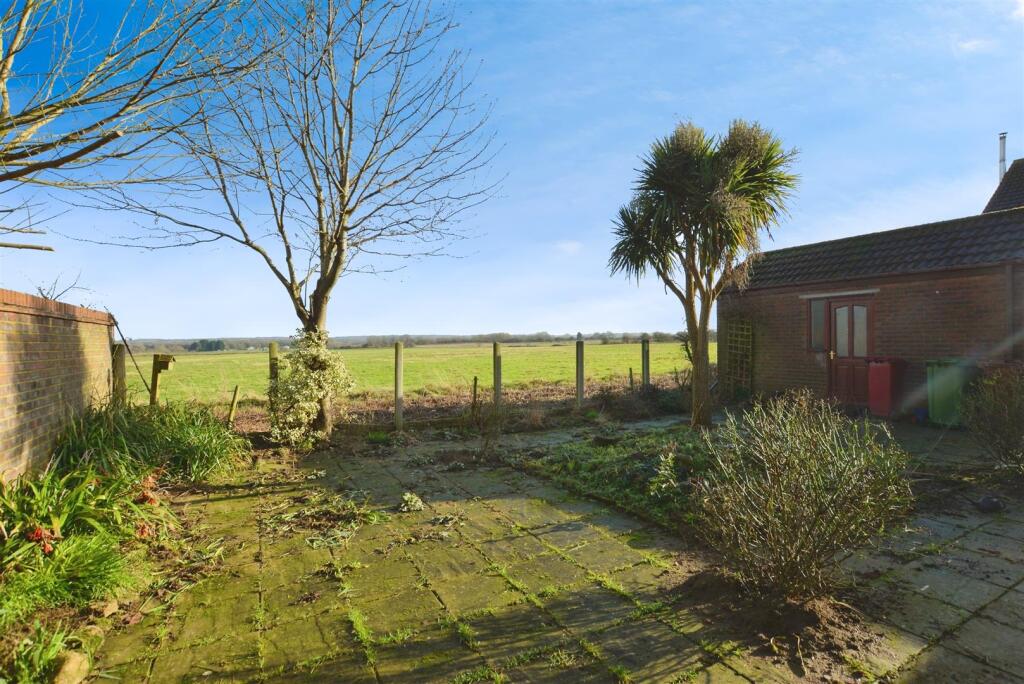 Wood View, Messingham, Scunthorpe photo 2