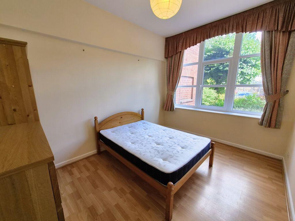 Apartment in Leeds - View 5
