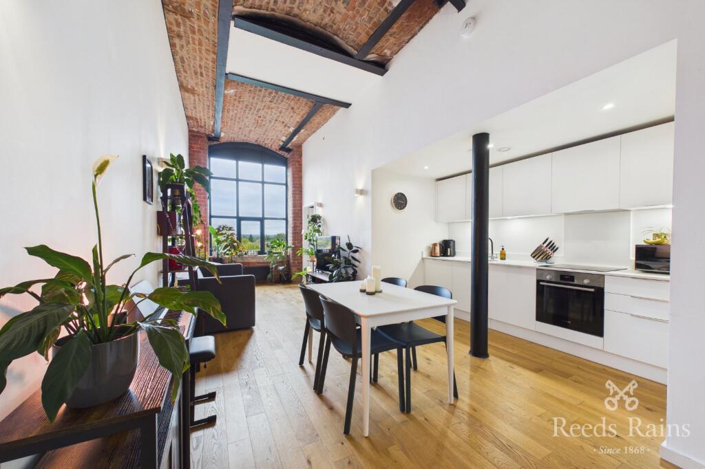 Apartment in Stockport, Greater Manchester - View 4